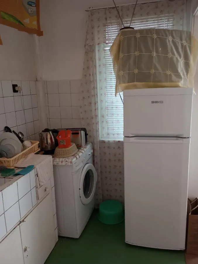 Chayka Sea Garden- Entire Flat Or Spacious Private Rooms Or 3-Bed Dorm- Big Balcony Varna